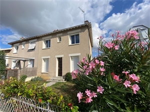 maison-villa à la location -   86000  POITIERS, surface 92 m2 location maison-villa - APR723441